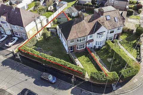 undefined, Lyncroft Gardens, Hounslow, TW3