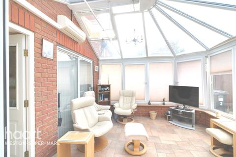 3 Azalea Road, Wick St Lawrence, Weston-super-mare, BS22 9TN