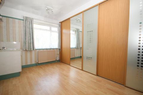 1 Woodrow Close, Perivale, Greenford, UB6 7HU