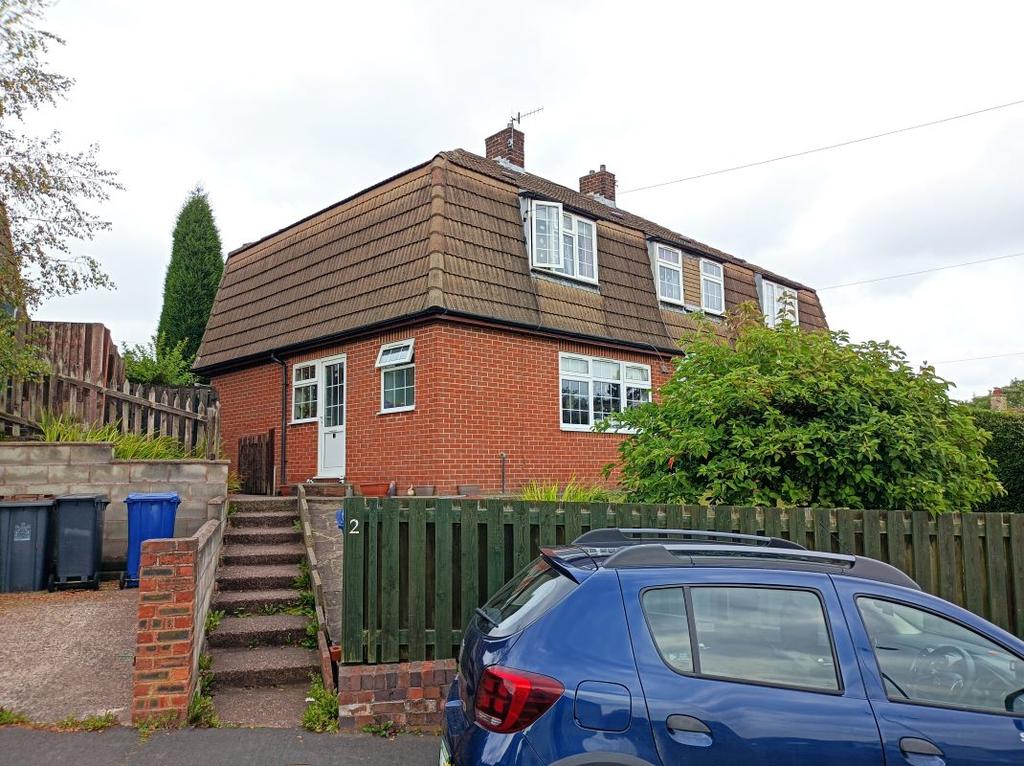 2 Tunbridge Drive, NewcastleunderLyme, Staffordshire, ST5 6QU 4 bed