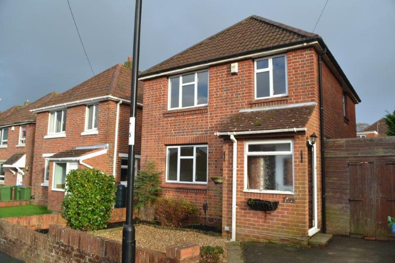 Brentwood Crescent, Southampton 3 bed detached house £1,150 pcm (£265 pw)