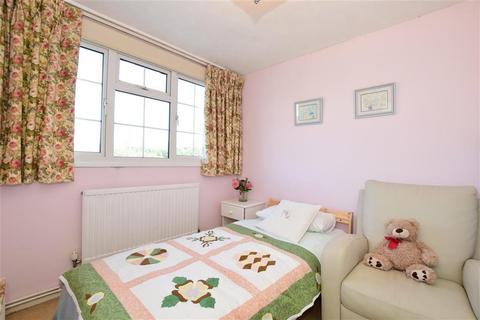 220 Alma Avenue, Hornchurch, RM12 6BH