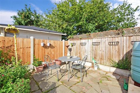 220 Alma Avenue, Hornchurch, RM12 6BH