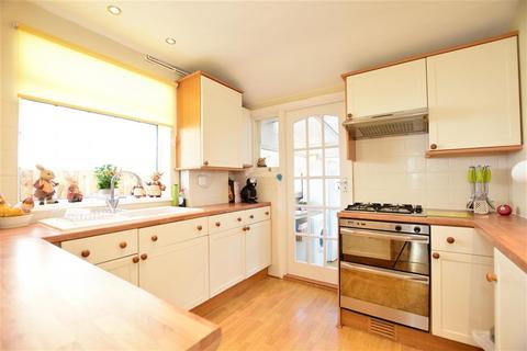 220 Alma Avenue, Hornchurch, RM12 6BH