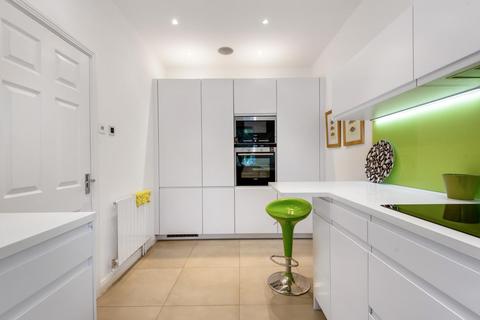 1 Gilbert Road, London, SE11 4NZ