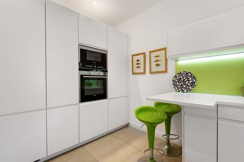 1 Gilbert Road, London, SE11 4NZ