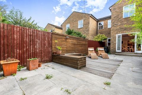 1 Gilbert Road, London, SE11 4NZ