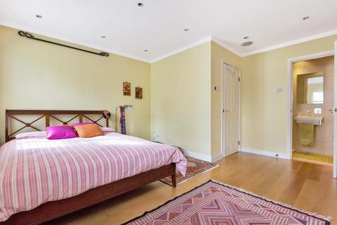 1 Gilbert Road, London, SE11 4NZ