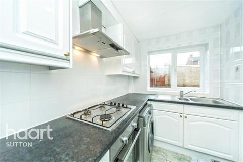3 bedroom semi-detached house to rent - Carshalton Road, SM1