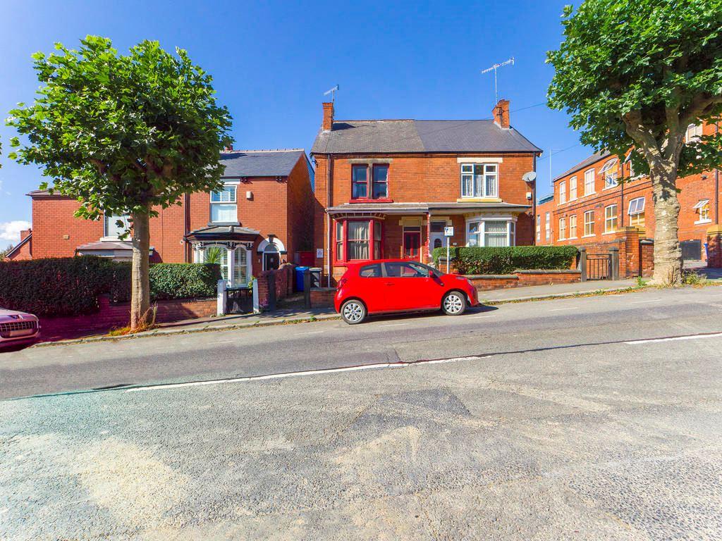 Foljambe Road, Chesterfield... 4 bed semidetached house £115,000