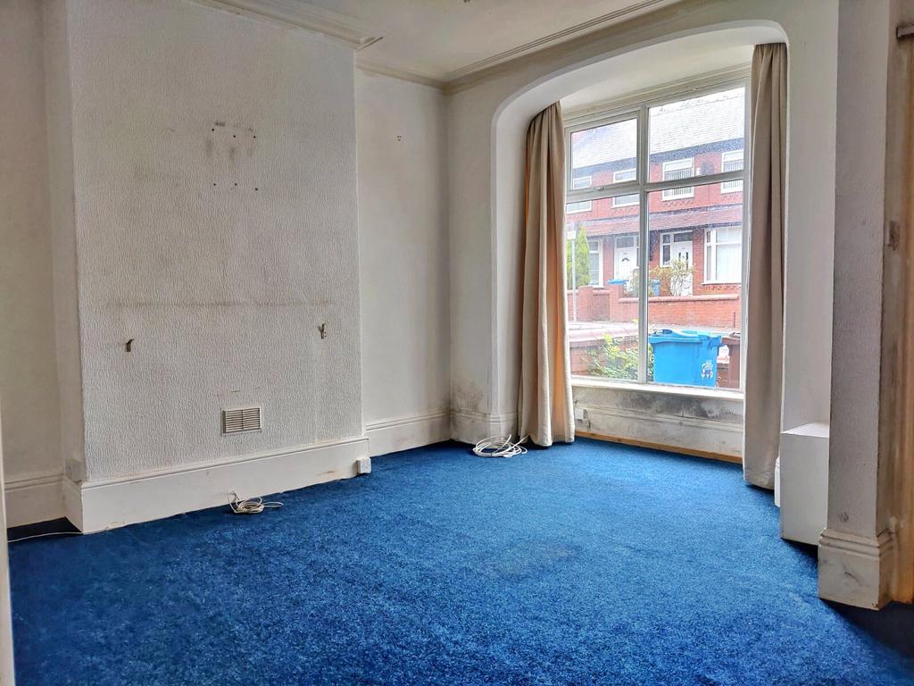 Abbey Hills Road, Oldham, OL8 2 bed terraced house £115,000