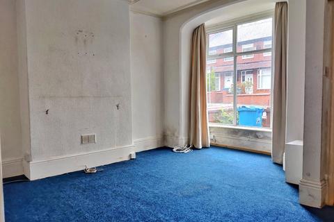 306 Abbey Hills Road, Oldham, OL8 2DH
