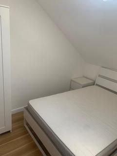 2 bedroom flat to rent, Newport Road, Cardiff