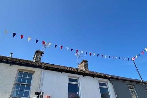 Shop to rent, 47 Market Street, Bridgend