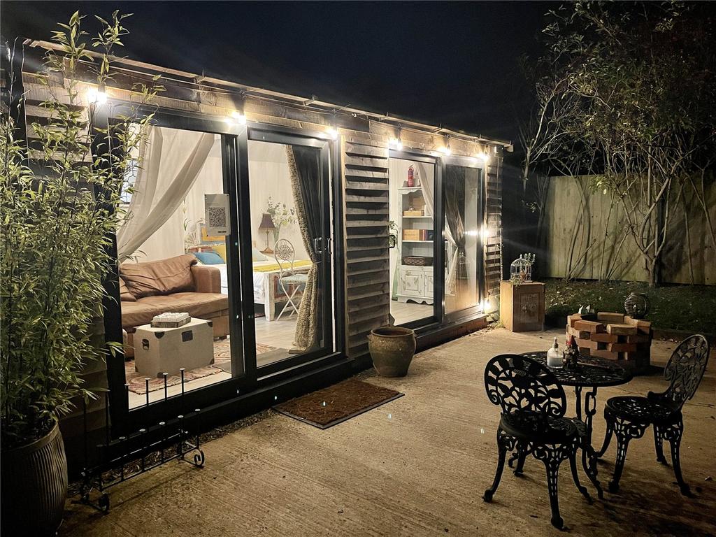 Garden Room - Night