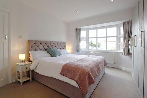 65 Rowan Walk, Bromley, BR2 8QW