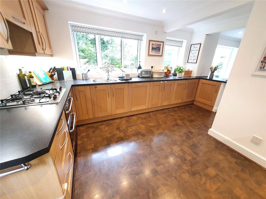 The Grange, Wilpshire, Blackburn, BB1 4 bed detached house £400,000