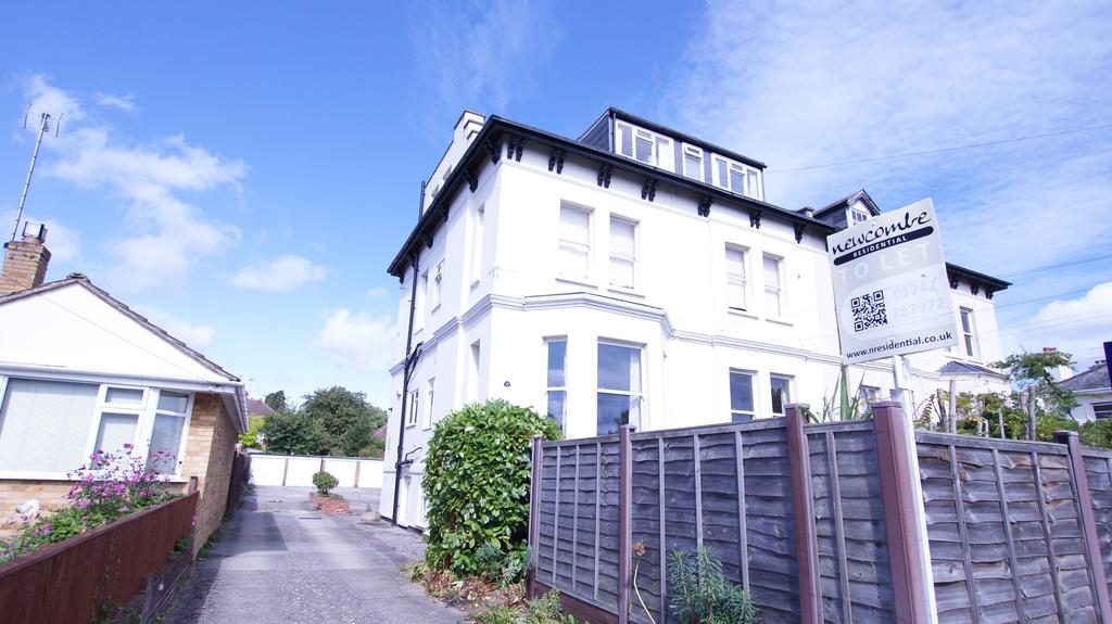 Church Road, St Marks, Cheltenham 4 bed apartment £995 pcm (£230 pw)