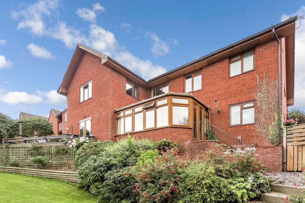 Presteigne Road Knighton LD7 1HY 5 bed detached house £475,000