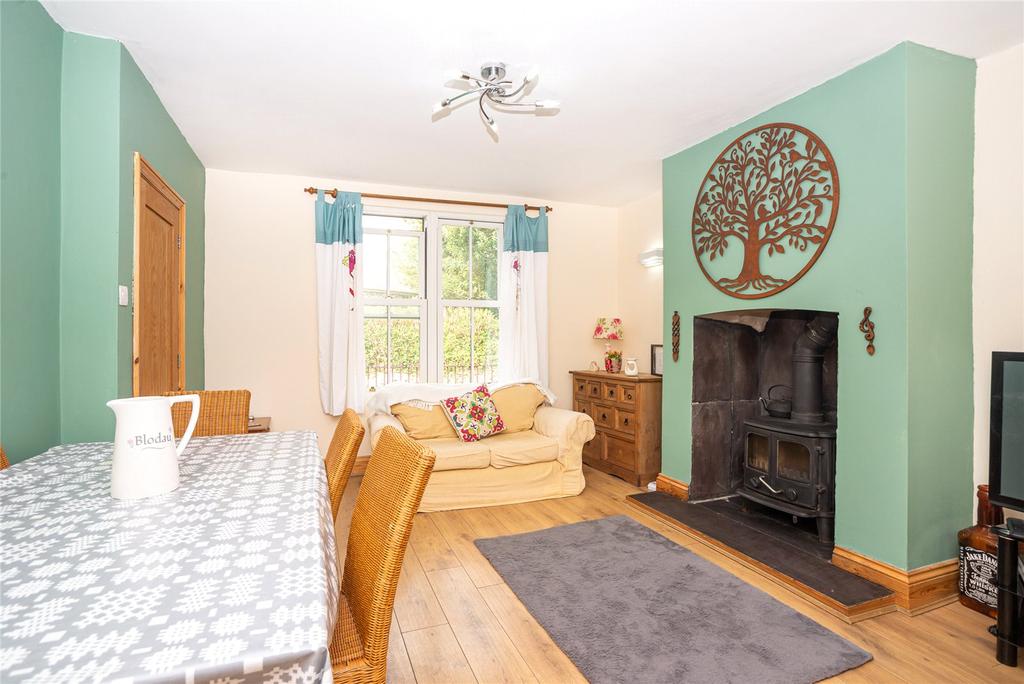 Saron, Caernarfon, Gwynedd, LL54 2 bed detached house £260,000
