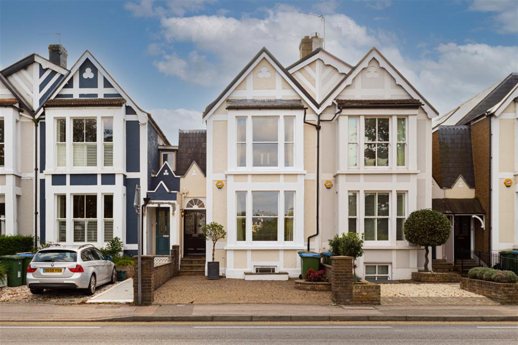 Front+Of+Property (M