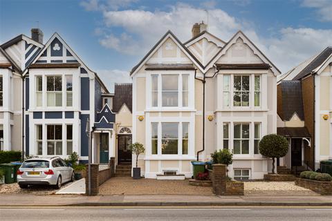 4 Hurst Road, East Molesey, KT8 9AF