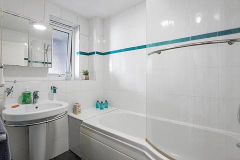 26 Tamar Square, Woodford Green, IG8 0EA