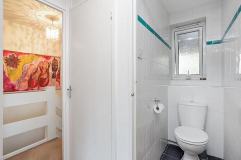 26 Tamar Square, Woodford Green, IG8 0EA