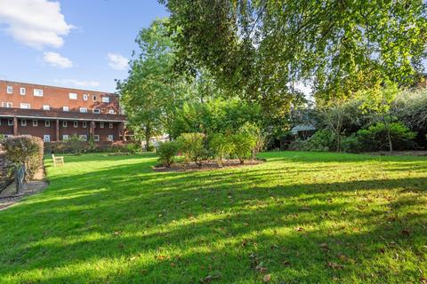 26 Tamar Square, Woodford Green, IG8 0EA