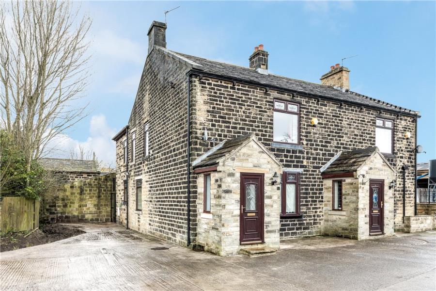 Shaw Farm, Shaw Lane, Guiseley, Leeds, West Yorkshire, LS20 9JJ 3 bed