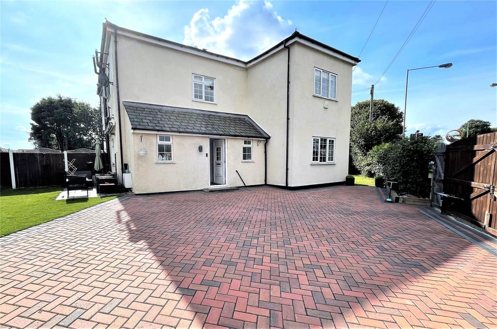 Woodthorpe Road, Ashford, Middlesex, TW15 3 bed semidetached house £2,200 pcm (£508 pw)