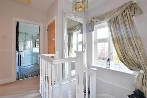 17 Albemarle Gardens, Ilford, IG2 6DJ