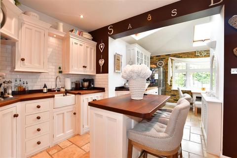 17 Albemarle Gardens, Ilford, IG2 6DJ