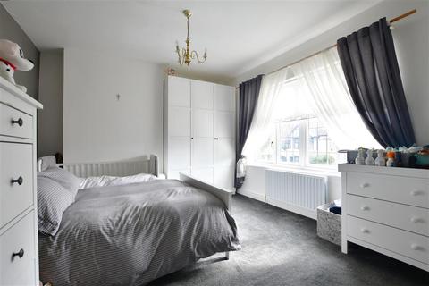 17 Albemarle Gardens, Ilford, IG2 6DJ