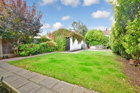 17 Albemarle Gardens, Ilford, IG2 6DJ