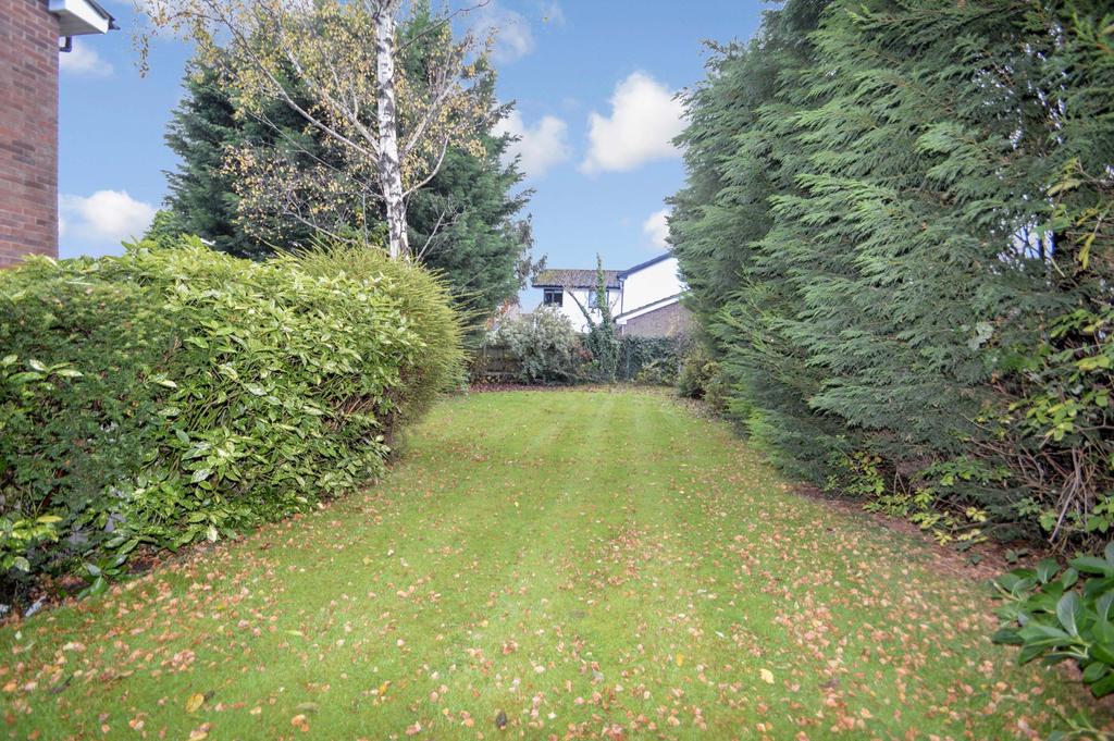 Sergeants Lane, Whitefield, M45 4 bed detached house £575,000