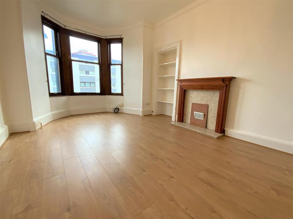 Alice Street, Paisley, Paisley 2 bed apartment £750 pcm (£173 pw)