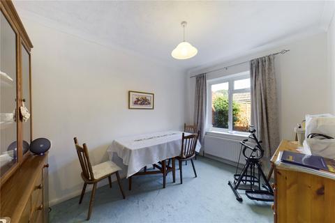 3 bedroom bungalow for sale - Heath Road, Pamber Heath, Tadley, RG26