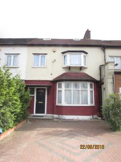 1 bedroom in a house share to rent, Eastern Avenue,  Ilford, IG2