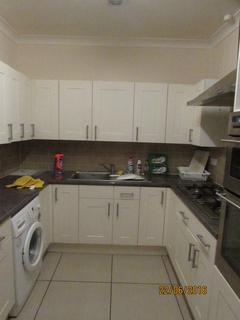 1 bedroom in a house share to rent, Eastern Avenue,  Ilford, IG2