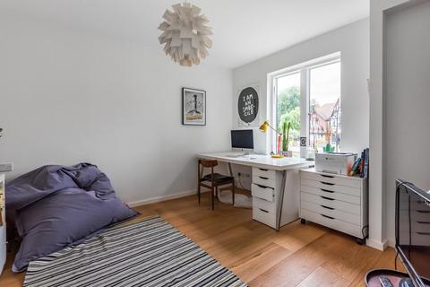 81 Brabourne Rise, Beckenham, BR3 6SD