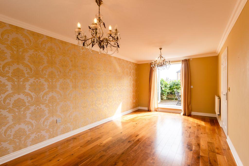 Fountain Head Road, Halifax HX2 0SR 4 bed detached house £300,000