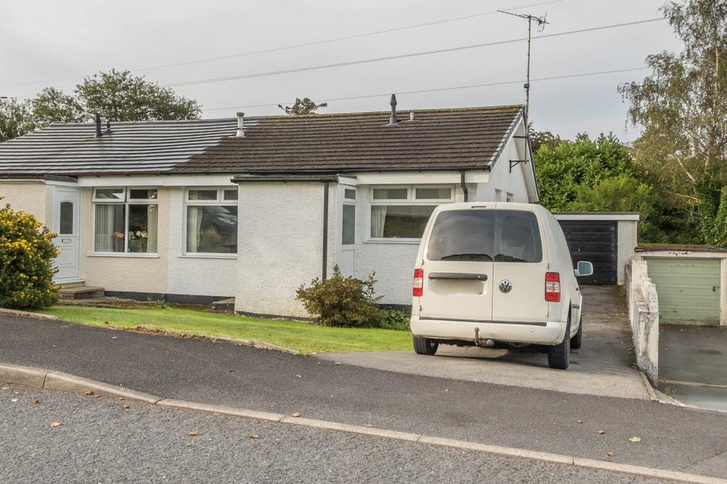 40 Willow Drive, Kendal 2 bed semidetached bungalow £160,000