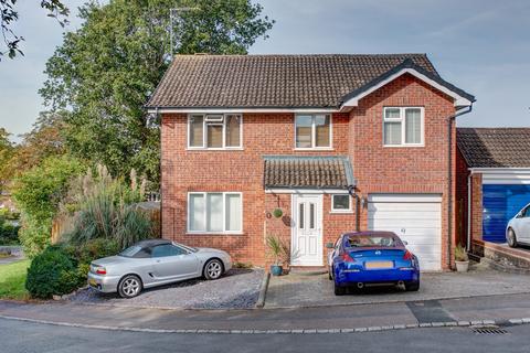 22 Chandlers Close, Redditch, B97 5HU