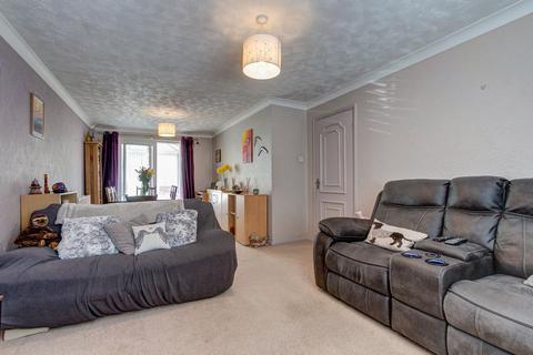 22 Chandlers Close, Redditch, B97 5HU