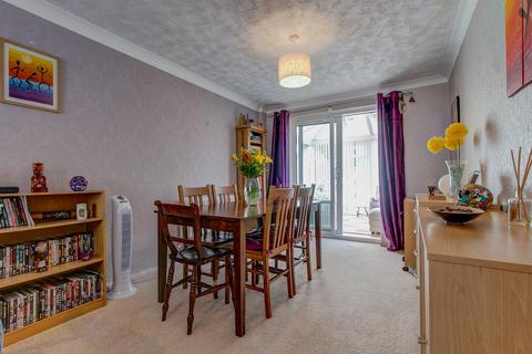 22 Chandlers Close, Redditch, B97 5HU