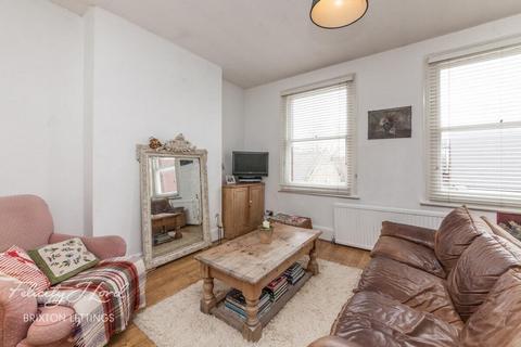 2 bedroom flat to rent, Morrish Road, London