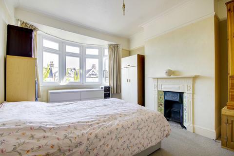 29 Thirlmere Road, London, N10 2DL