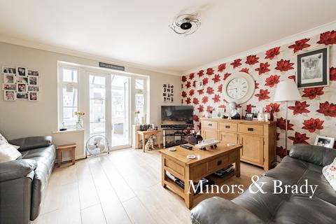 16 Canberra Road, Carbrooke, Thetford, IP25 6GQ