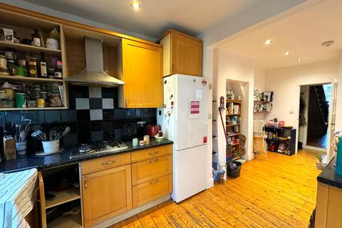 5 bedroom house share to rent, Crescent Road, Turnpike Lane